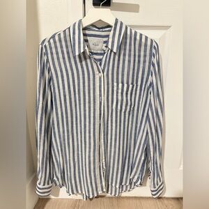 RAiLS Charli in echo Blue and White Striped Button-Up Shirt size M